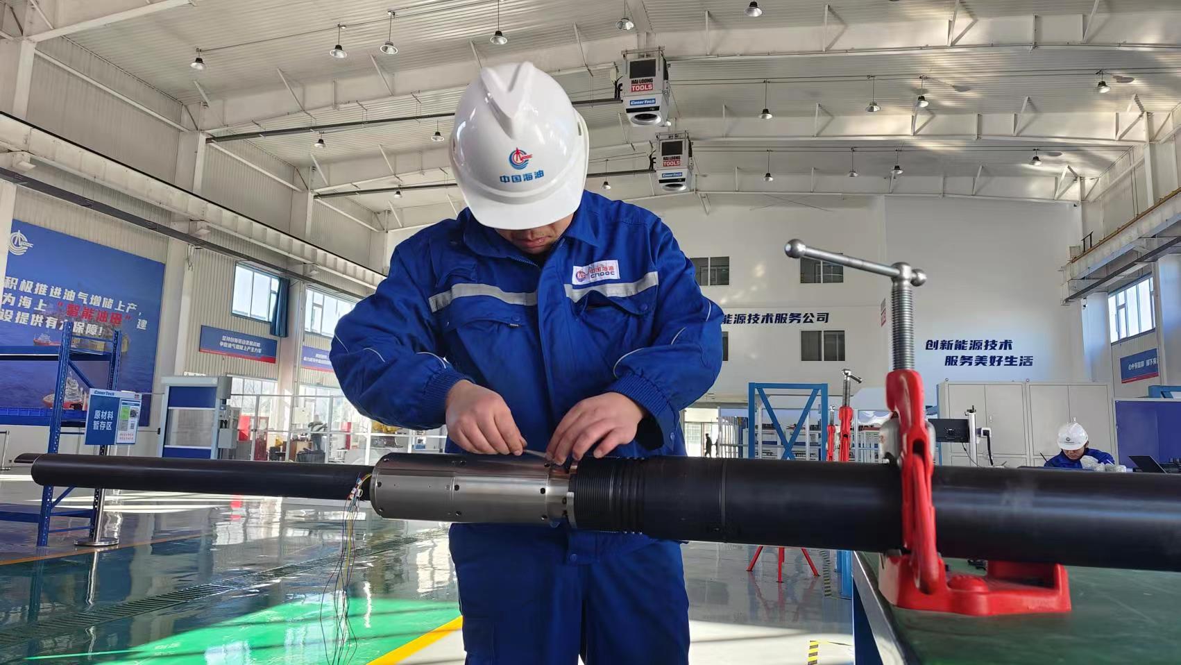 中国海油首套中空电机式流量控制阀研制成功